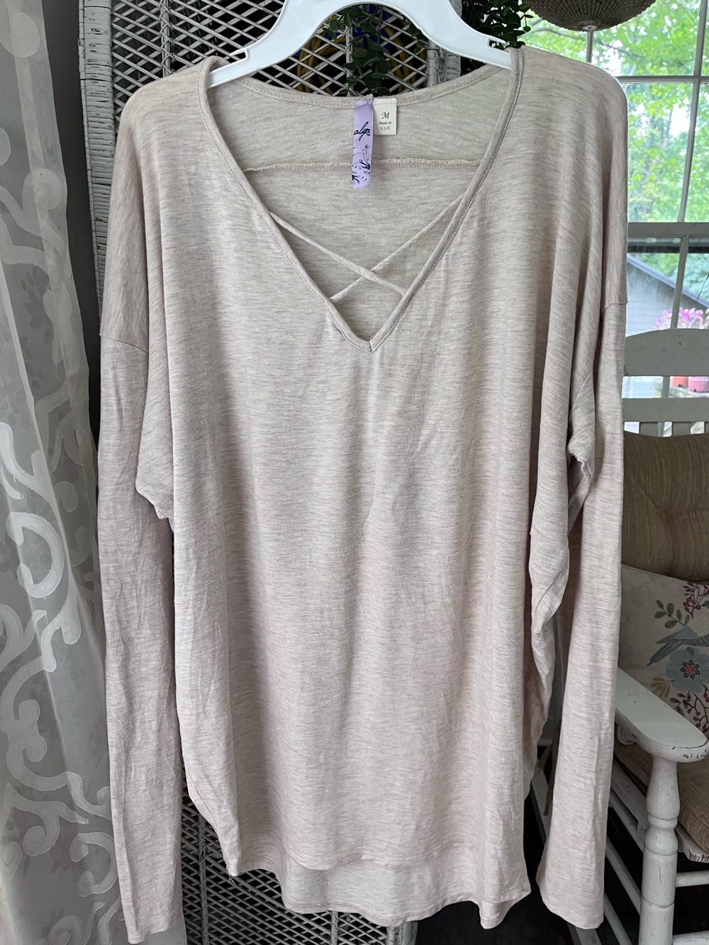 Alya Slouchy Criss Cross Neckline Dolman Long Sleeve Beige Tunic Size Medium EUC